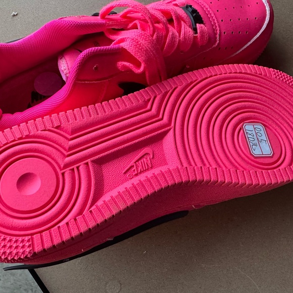 Nike Men's Pink Sneakers - Picture 6 of 9